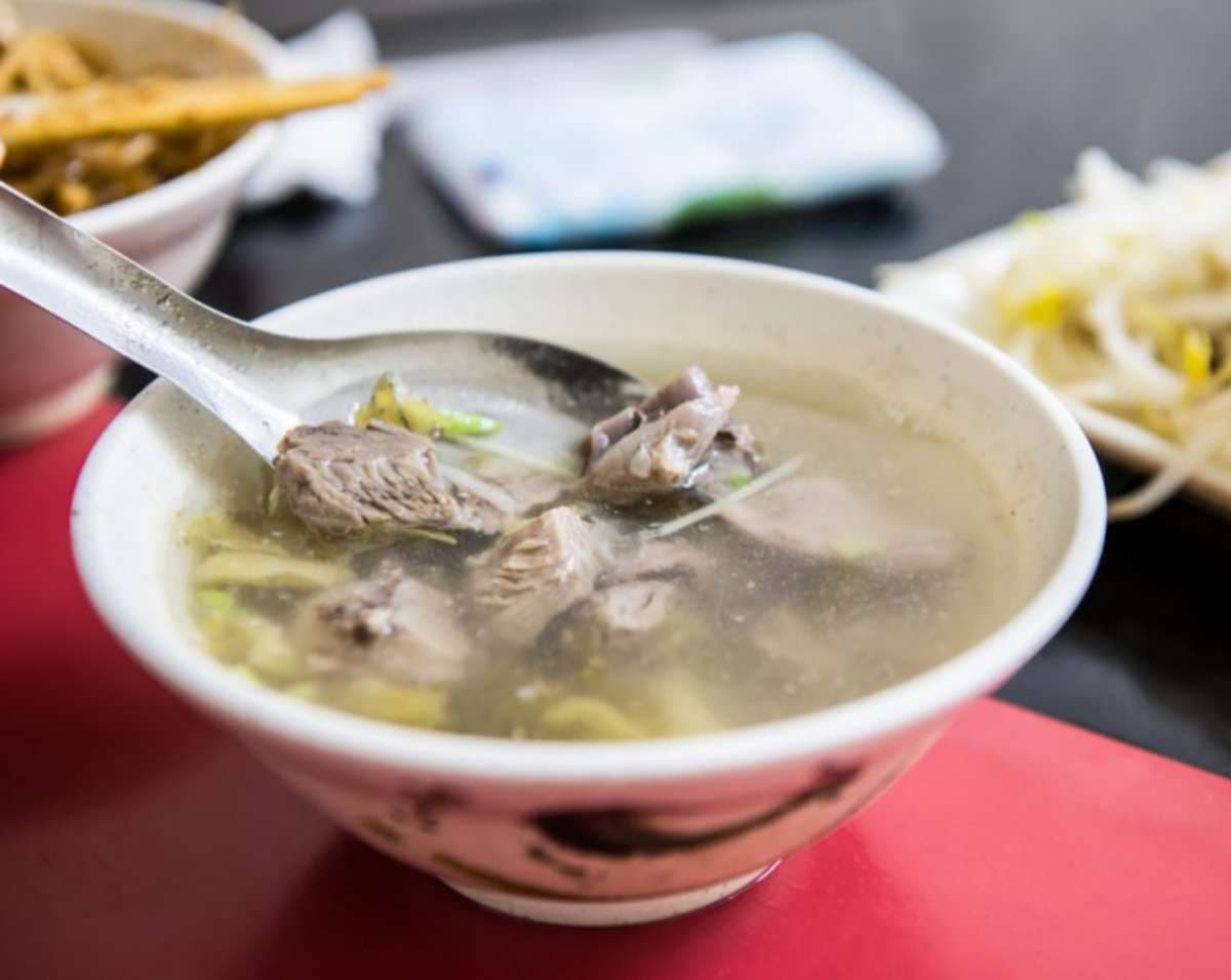 別再叫新竹美食沙漠!在地人大推「神祕黑醬麵」,深黑甜醬配乾麵唰嘴好滋味 別再叫新竹美食沙漠!在地人大推「神祕黑醬麵」,深黑甜醬配乾麵唰嘴好滋味