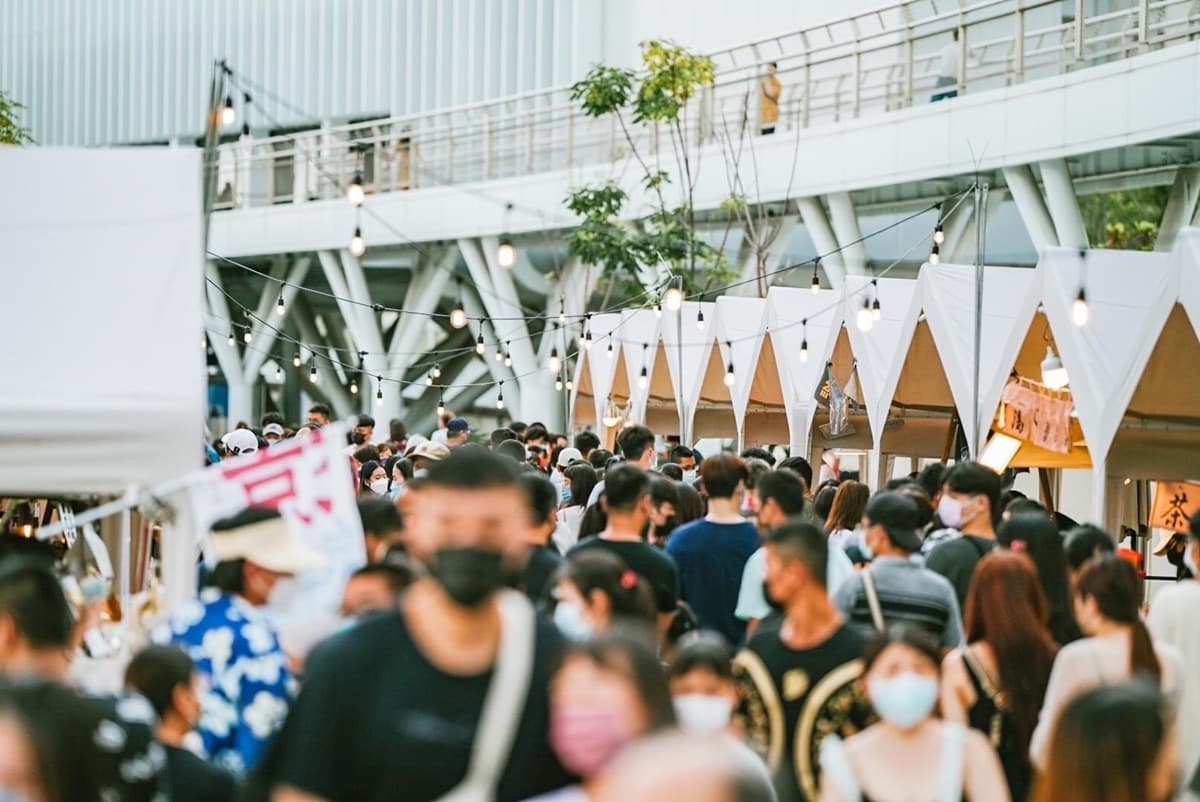 熱鬧永樂街回歸!連2天「假日快閃市集」開逛40多家品牌,再賞街邊櫥窗畫作 熱鬧永樂街回歸!連2天「假日快閃市集」開逛40多家品牌,再賞街邊櫥窗畫作