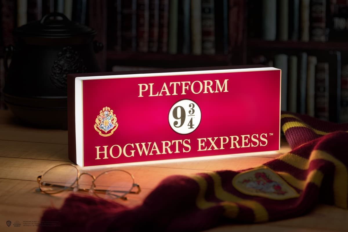 日本場景搬來!「哈利波特快閃店」金探子、9又3/4月台燈美翻,再送學院包 日本場景搬來!「哈利波特快閃店」金探子、9又3/4月台燈美翻,再送學院包