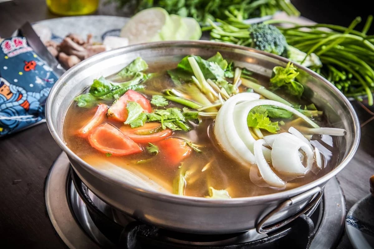 免500元羊肉爐吃到飽!近百種食材、羊大骨無限吃,加碼開吸精華滿滿羊骨髓 免500元羊肉爐吃到飽!近百種食材、羊大骨無限吃,加碼開吸精華滿滿羊骨髓