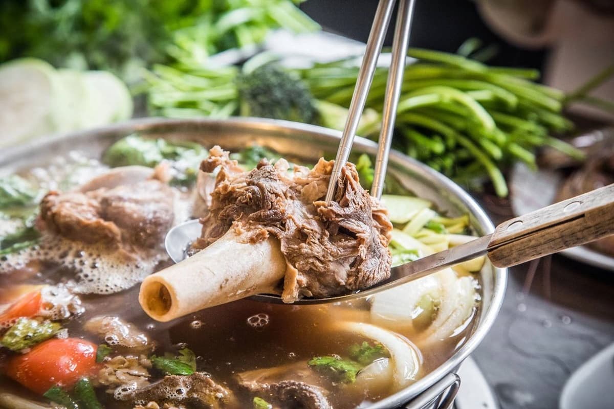 免500元羊肉爐吃到飽!近百種食材、羊大骨無限吃,加碼開吸精華滿滿羊骨髓 免500元羊肉爐吃到飽!近百種食材、羊大骨無限吃,加碼開吸精華滿滿羊骨髓