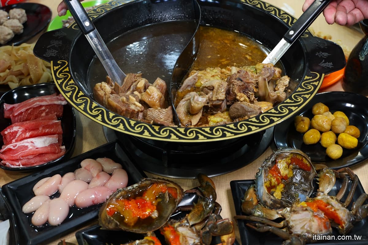 秋冬進補靠這鍋!超狂「鴛鴦鍋」一次吃薑母鴨+羊肉爐,再嗑爆蛋紅蟳、雞胇 秋冬進補靠這鍋!超狂「鴛鴦鍋」一次吃薑母鴨+羊肉爐,再嗑爆蛋紅蟳、雞胇
