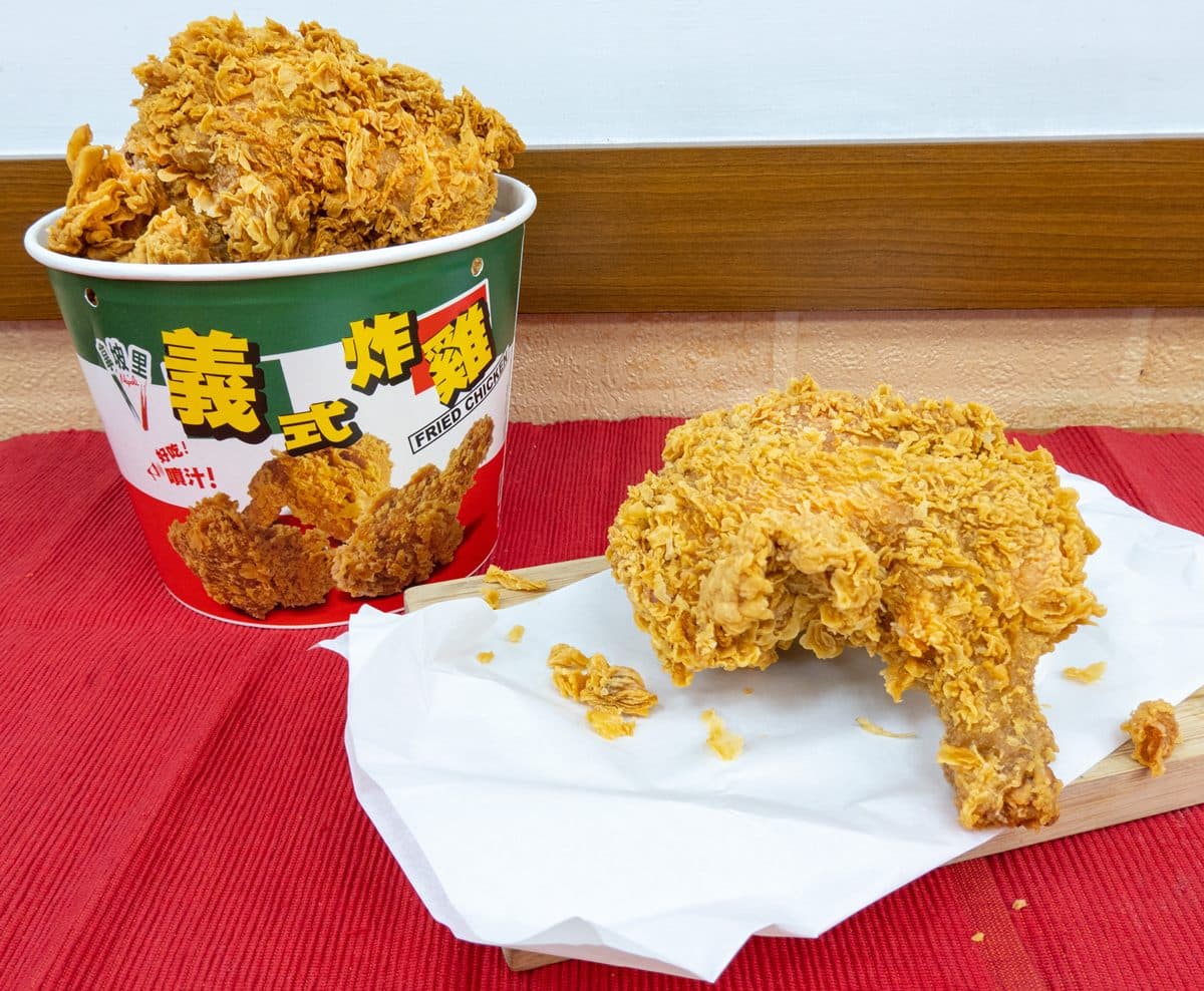 炸雞比臉大!拿坡里最新「超級戰斧雞腿」,每隻超過半斤重、現省185元爽吃 炸雞比臉大!拿坡里最新「超級戰斧雞腿」,每隻超過半斤重、現省185元爽吃