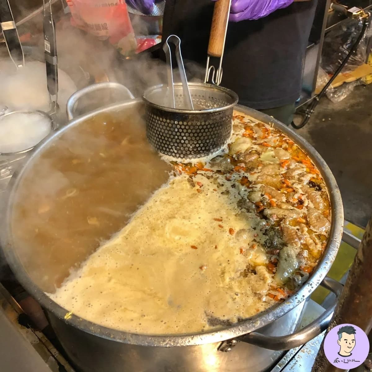 免費加湯800次!超狂「排隊麻油雞麵線」清甜唰嘴,古早味麻油雞飯限量必搶 免費加湯800次!超狂「排隊麻油雞麵線」清甜唰嘴,古早味麻油雞飯限量必搶