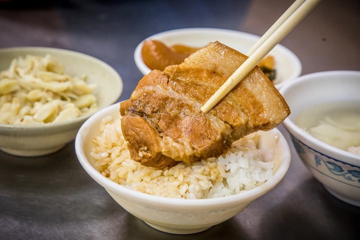 PK阿泉爌肉飯!彰化最強6家名店:老字號80年、加半熟蛋超邪惡、3小時完售 PK阿泉爌肉飯!彰化最強6家名店:老字號80年、加半熟蛋超邪惡、3小時完售
