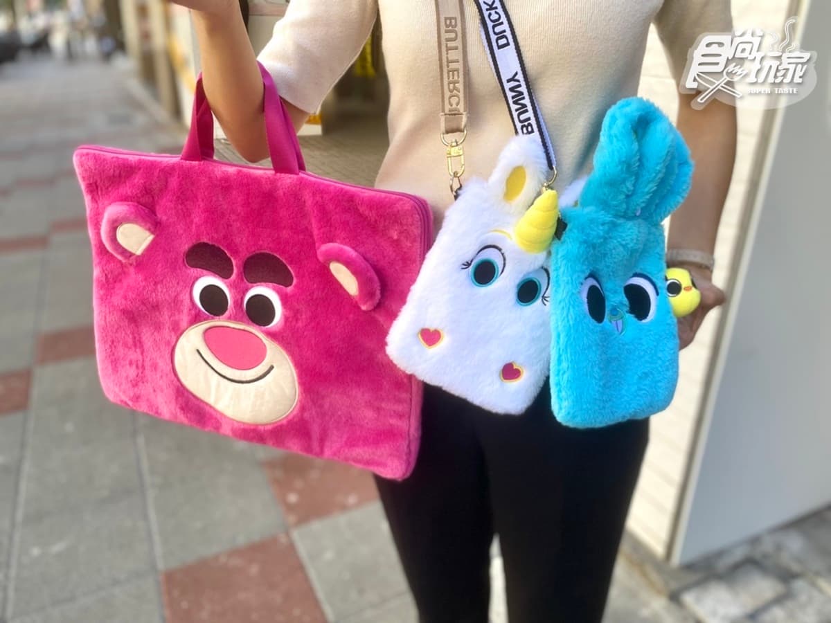 熊抱哥、毛怪絨毛杯套快帶走!全家激萌「皮克斯毛朋友」40款加購萌物搶先看 熊抱哥、毛怪絨毛杯套快帶走!全家激萌「皮克斯毛朋友」40款加購萌物搶先看