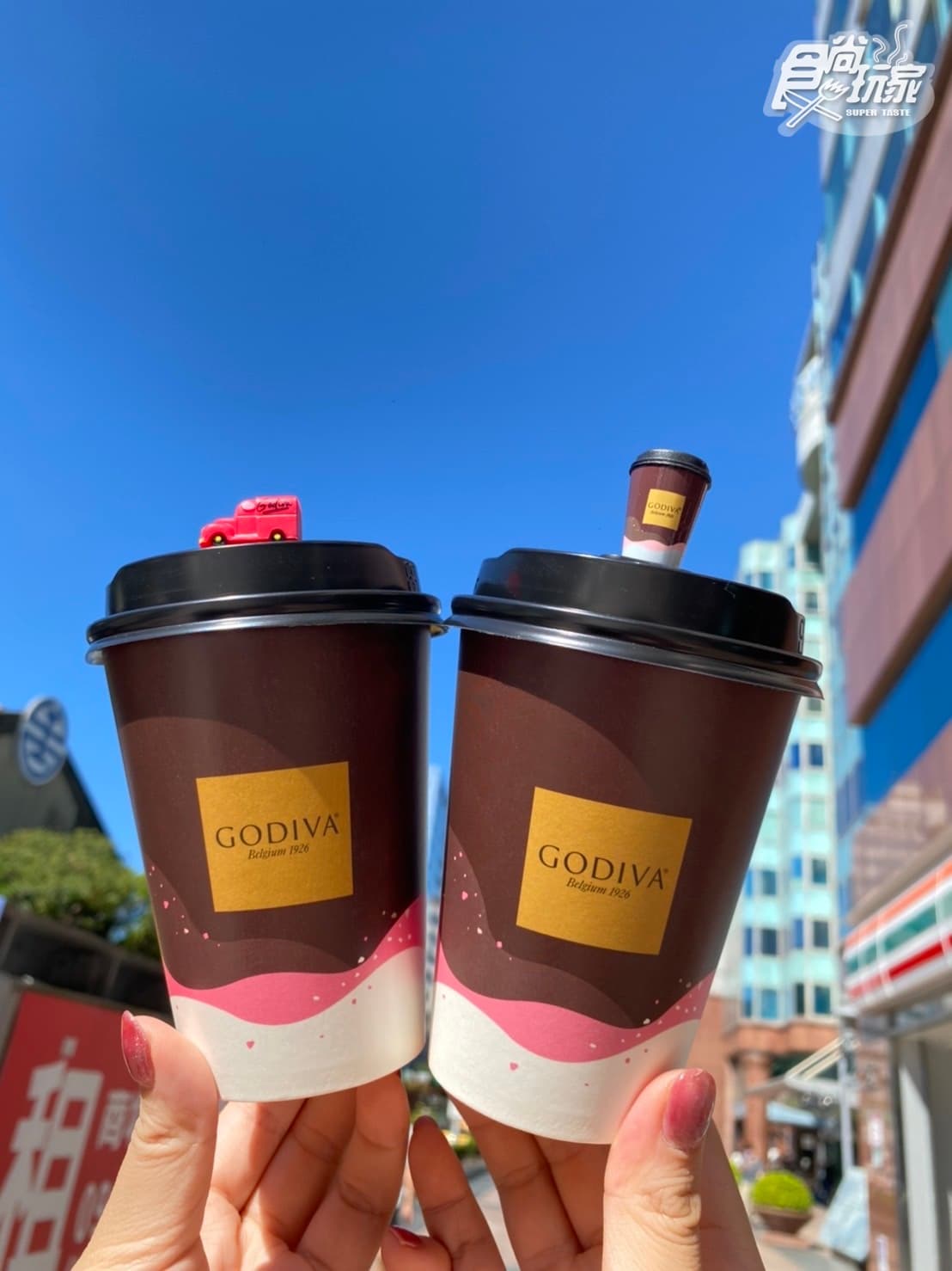 7-11「GODIVA粉紅鹽熱巧克力」來了!免費送超Q熱可可飲、粉紅小貨車杯塞 7-11「GODIVA粉紅鹽熱巧克力」來了!免費送超Q熱可可飲、粉紅小貨車杯塞