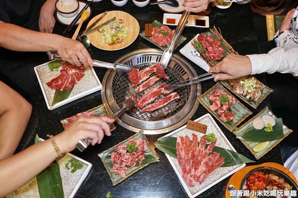 年末聚餐先收!6家KTV歡唱餐廳:自己釣龍蝦、專人代烤燒肉、華燈初上場景 年末聚餐先收!6家KTV歡唱餐廳:自己釣龍蝦、專人代烤燒肉、華燈初上場景