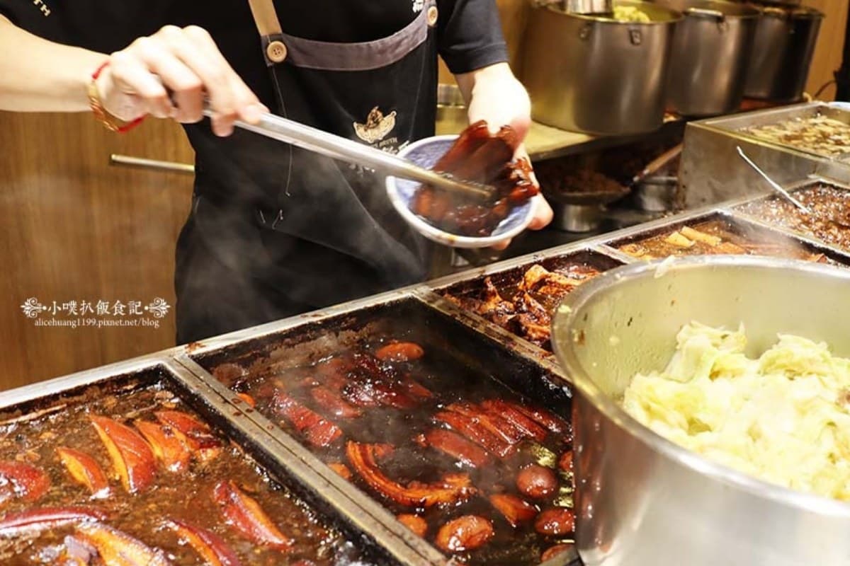 沒吃過別說你是台北人!5大最強滷肉飯老店:連4年榮獲米其林、CNN推薦必吃 沒吃過別說你是台北人!5大最強滷肉飯老店:連4年榮獲米其林、CNN推薦必吃