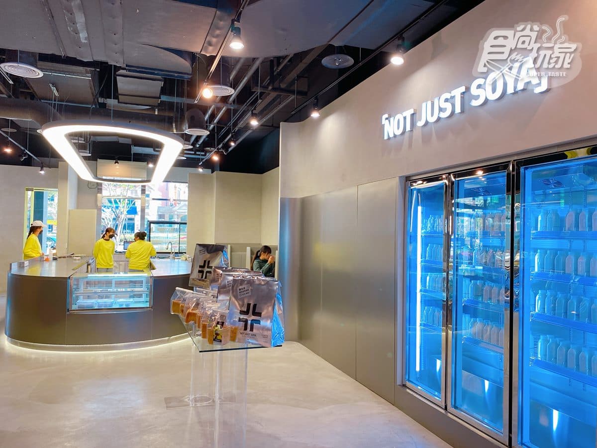 【新開店】超跑專區百貨開逛!必拍韓國街景電影院,整個月對名字免費吃螃蟹 【新開店】超跑專區百貨開逛!必拍韓國街景電影院,整個月對名字免費吃螃蟹