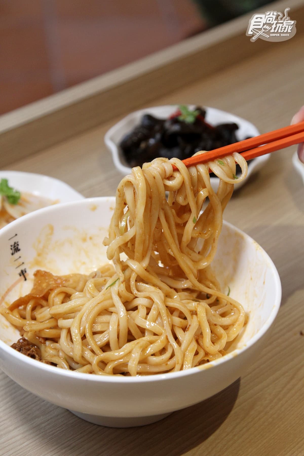 這不是素的!成都「小吃霸主」台北吃得到,必點秒殺款「火燒蝦素椒麵」 這不是素的!成都「小吃霸主」台北吃得到,必點秒殺款「火燒蝦素椒麵」