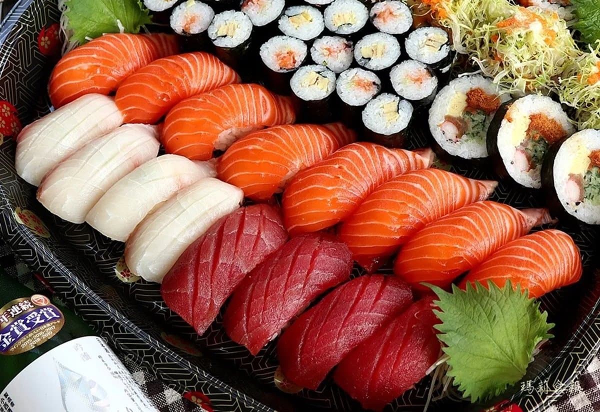 年末開趴必備!5大超澎派外帶壽司拼盤:每顆最低20元、厚切生魚片握壽司 年末開趴必備!5大超澎派外帶壽司拼盤:每顆最低20元、厚切生魚片握壽司