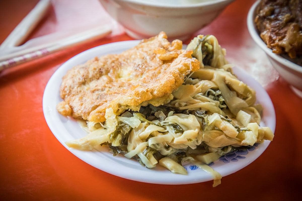 焢肉飯別只吃阿泉!市場老店3菜1湯僅90元,4.3好評連「大胃王千千」也推薦 焢肉飯別只吃阿泉!市場老店3菜1湯僅90元,4.3好評連「大胃王千千」也推薦