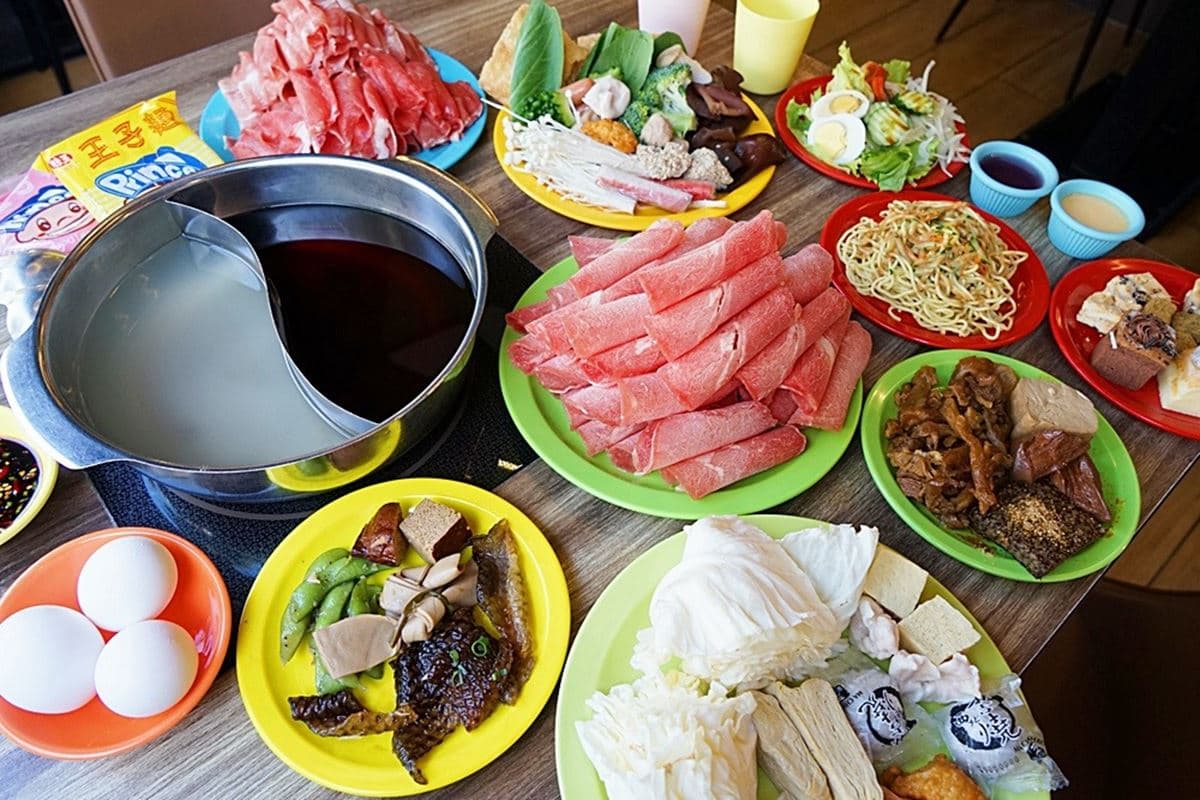 挑戰全台最便宜!270元「火鍋吃到飽」免收服務費,爽嗑50種食材快手刀訂位 挑戰全台最便宜!270元「火鍋吃到飽」免收服務費,爽嗑50種食材快手刀訂位