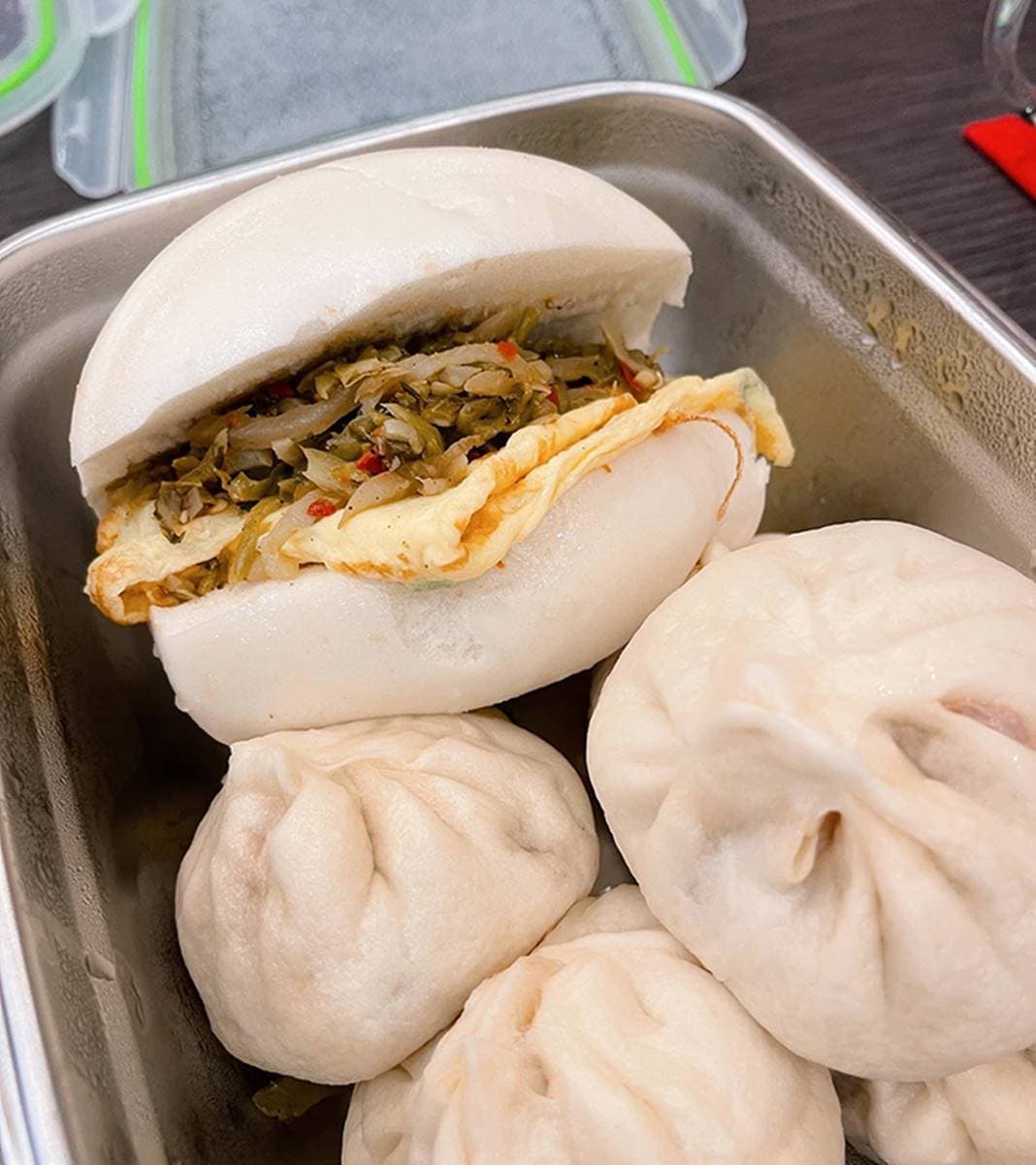 與「阜杭豆漿」齊名!高雄「眷村早餐店」凌晨就排隊,必吃超開胃酸菜蛋燒餅 與「阜杭豆漿」齊名!高雄「眷村早餐店」凌晨就排隊,必吃超開胃酸菜蛋燒餅