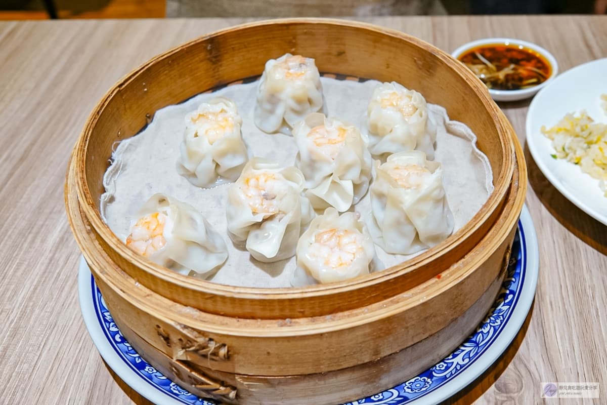 號稱「桃園小鼎泰豐」!大分量排骨炒飯CP值超高,Q彈爆汁燒賣包整隻蝦 號稱「桃園小鼎泰豐」!大分量排骨炒飯CP值超高,Q彈爆汁燒賣包整隻蝦