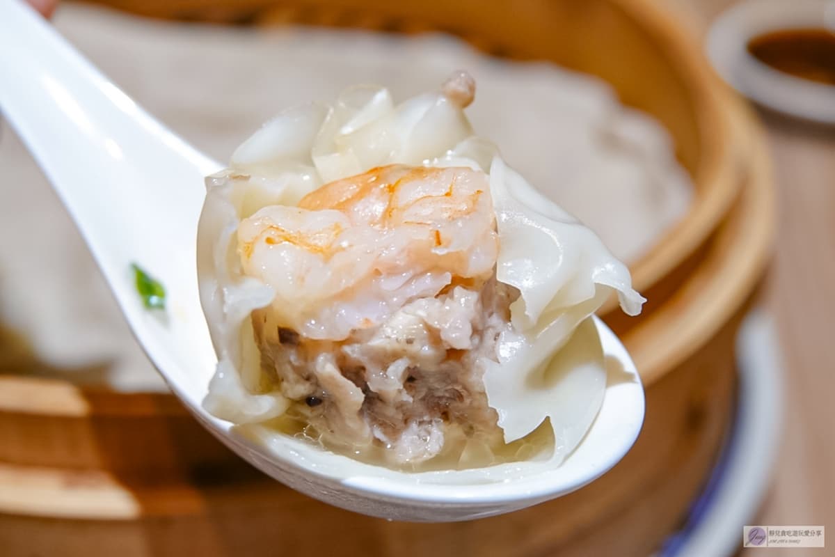 號稱「桃園小鼎泰豐」!大分量排骨炒飯CP值超高,Q彈爆汁燒賣包整隻蝦 號稱「桃園小鼎泰豐」!大分量排骨炒飯CP值超高,Q彈爆汁燒賣包整隻蝦