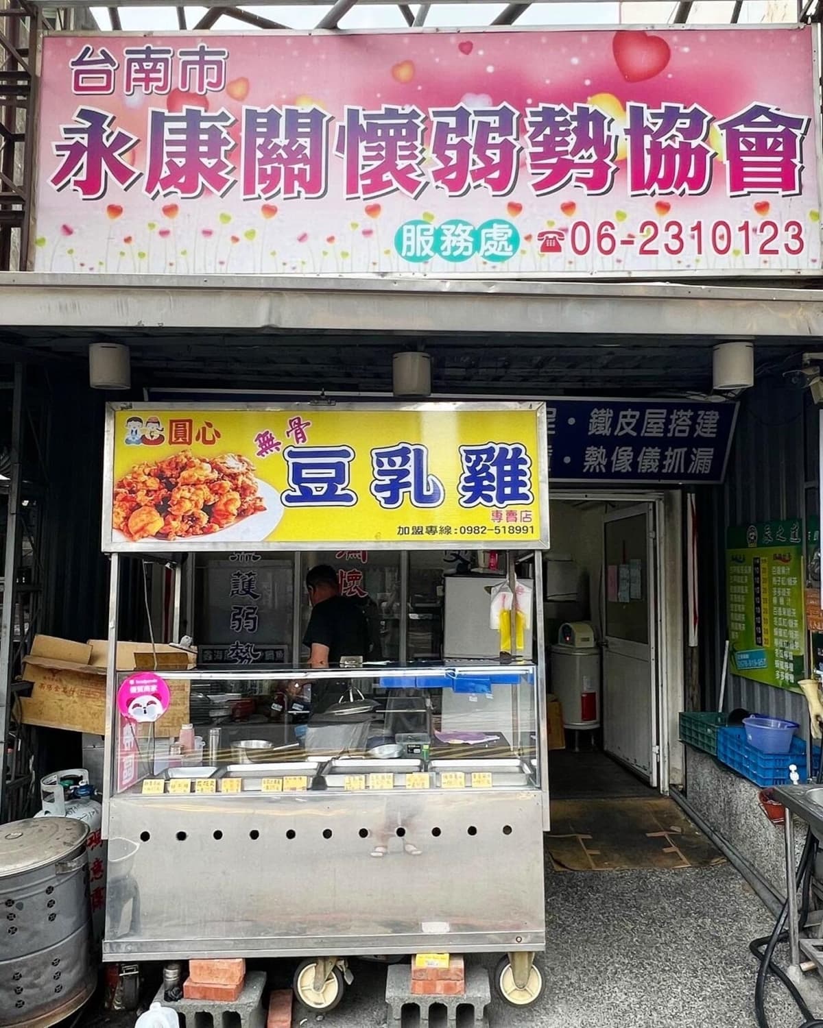 滿到蓋不上!5家爆量系炒飯:鋪滿30隻白蝦、碗公炒飯最低55元、超狂燒肉山 滿到蓋不上!5家爆量系炒飯:鋪滿30隻白蝦、碗公炒飯最低55元、超狂燒肉山