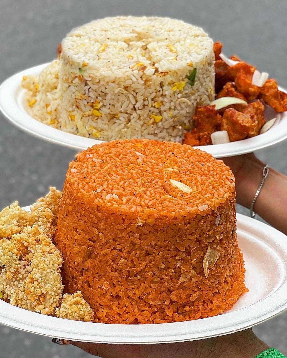 滿到蓋不上!5家爆量系炒飯:鋪滿30隻白蝦、碗公炒飯最低55元、超狂燒肉山 滿到蓋不上!5家爆量系炒飯:鋪滿30隻白蝦、碗公炒飯最低55元、超狂燒肉山