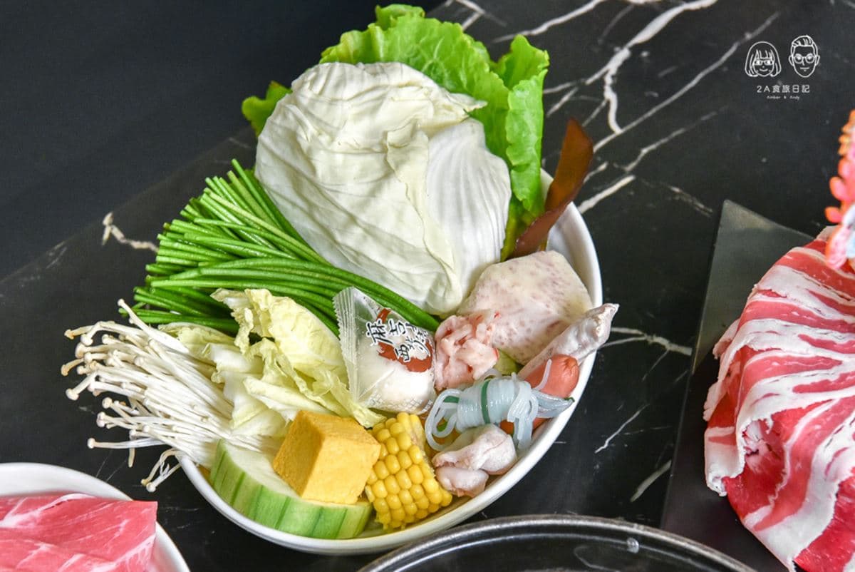 369元7種肉任你吃!蘆洲石頭火鍋好評近5星,加碼送「牛五花蛋糕」肉控快衝 369元7種肉任你吃!蘆洲石頭火鍋好評近5星,加碼送「牛五花蛋糕」肉控快衝
