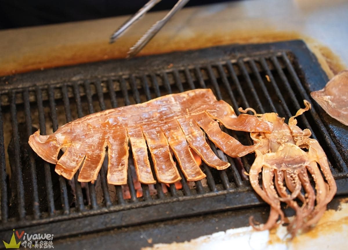 古早味「炭烤乾魷魚」吃過沒?新竹30年老攤現點現烤,祕醬口味愈嚼愈唰嘴 古早味「炭烤乾魷魚」吃過沒?新竹30年老攤現點現烤,祕醬口味愈嚼愈唰嘴