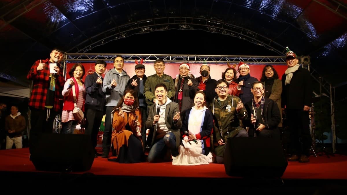傳遞幸福臺北耶誕愛無限,柯文哲健走報佳音送祝福!結合公館商圈帶動臺北觀光潮