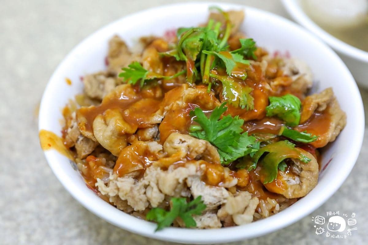 宜蘭人激推!高CP值6銅板美食:手掌大蔬菜餅15元、幽靈油飯、內行狂買20份 宜蘭人激推!高CP值6銅板美食:手掌大蔬菜餅15元、幽靈油飯、內行狂買20份