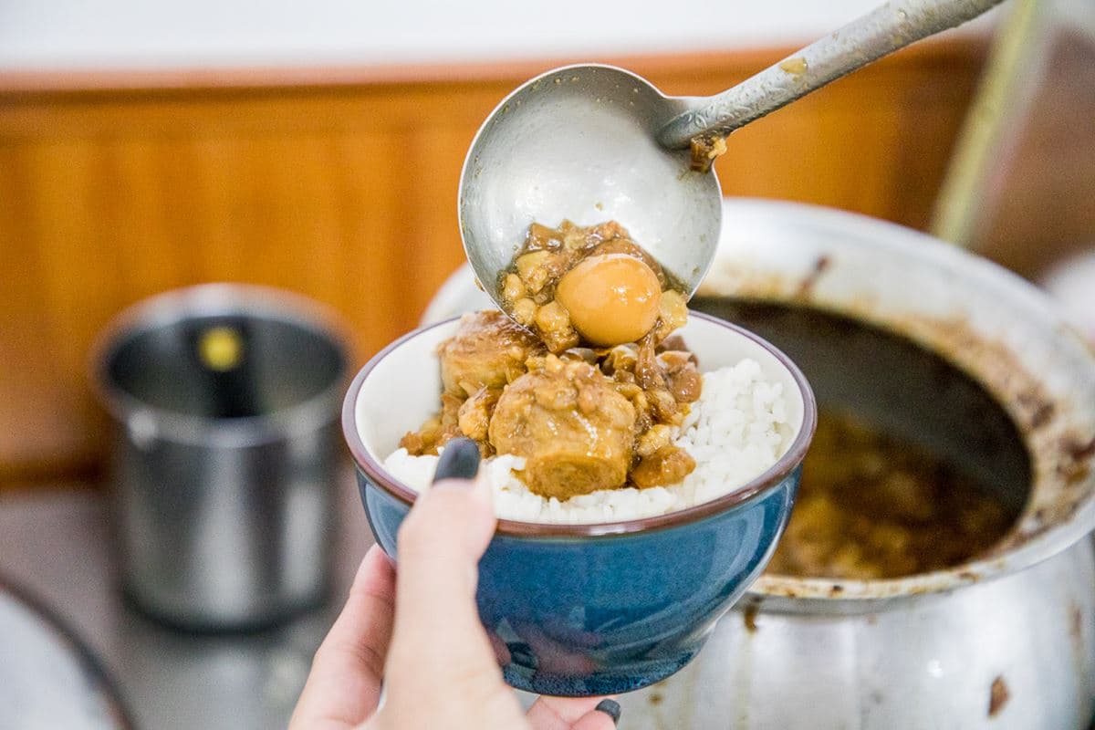 肉燥飯無限吃到飽!大碗公「溫體牛肉湯」只要100元,CP值超高台南人都推爆 肉燥飯無限吃到飽!大碗公「溫體牛肉湯」只要100元,CP值超高台南人都推爆