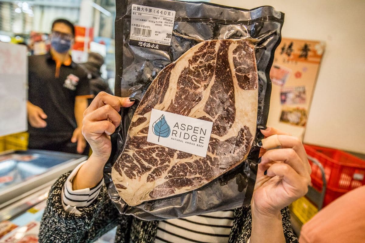 比漁港還便宜!辦年貨必逛「台中版築地市場」,先搶現切生魚片、手掌大草蝦 比漁港還便宜!辦年貨必逛「台中版築地市場」,先搶現切生魚片、手掌大草蝦