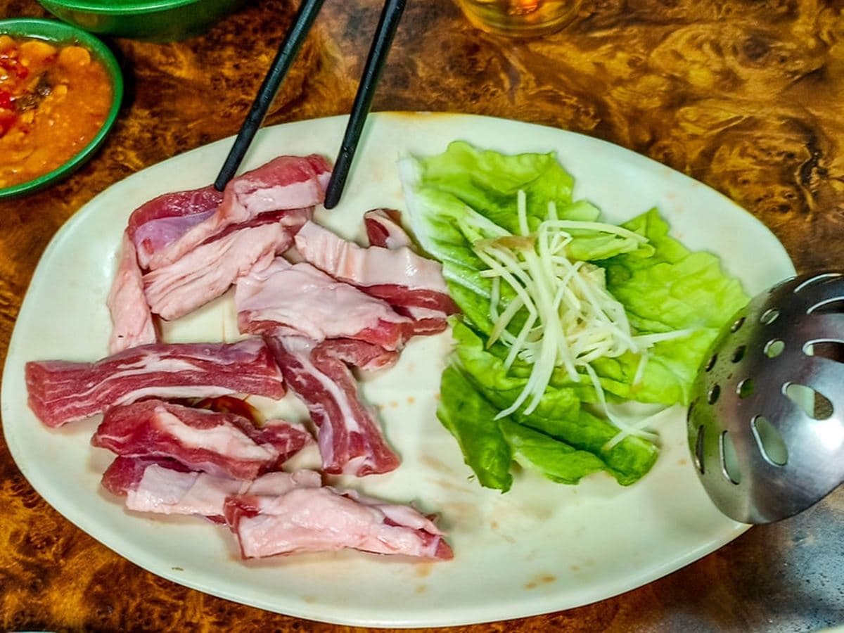 無限加湯喝到飽!三重人最愛45年「獲獎羊肉爐」,爽嗑羊大骨、高海拔山竹筍 無限加湯喝到飽!三重人最愛45年「獲獎羊肉爐」,爽嗑羊大骨、高海拔山竹筍