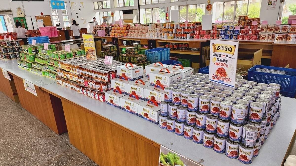 免費試吃超佛!雲林「軍糧工廠」任選多種罐頭、餅乾,必屯羊肉爐入口就化開 免費試吃超佛!雲林「軍糧工廠」任選多種罐頭、餅乾,必屯羊肉爐入口就化開
