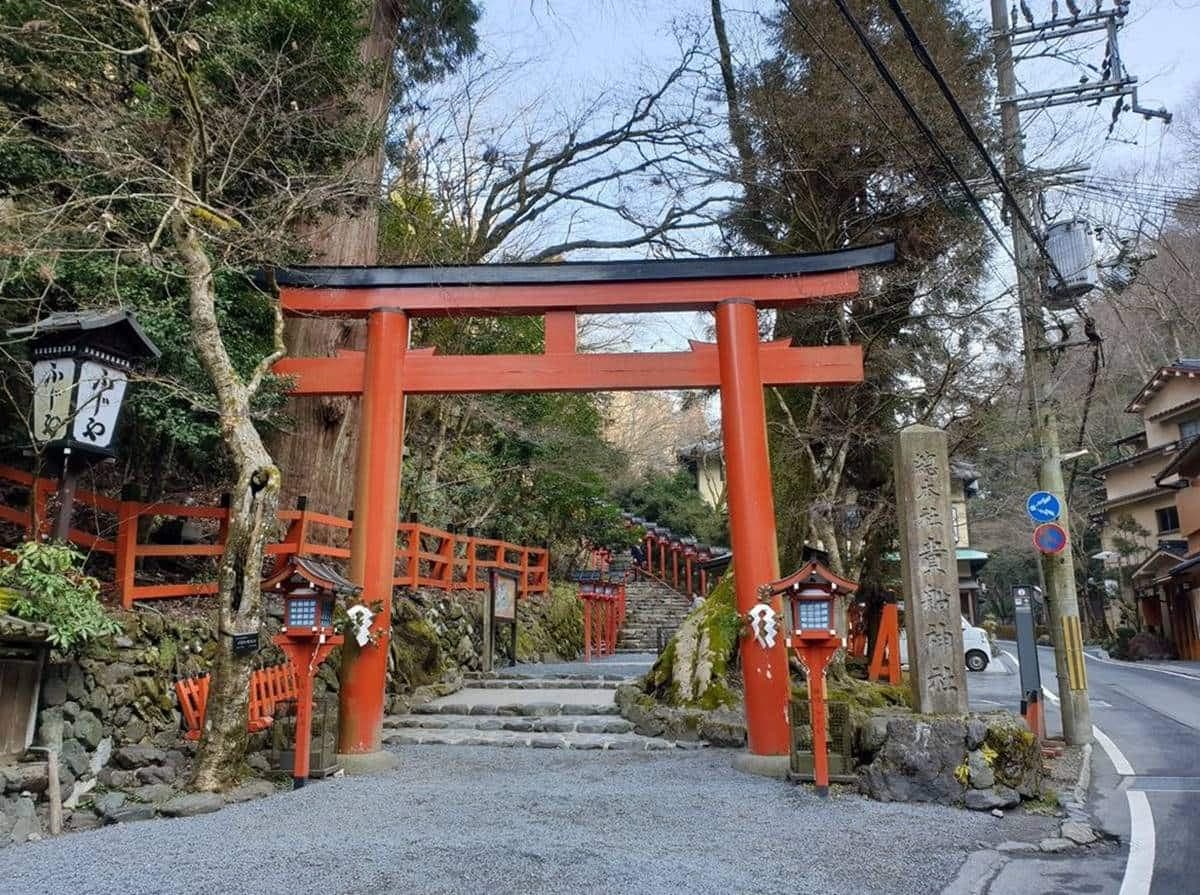 拜訪「繪馬」發源地!日本貴船神社專求戀愛良緣,再體驗超神祕「水占卜」 拜訪「繪馬」發源地!日本貴船神社專求戀愛良緣,再體驗超神祕「水占卜」