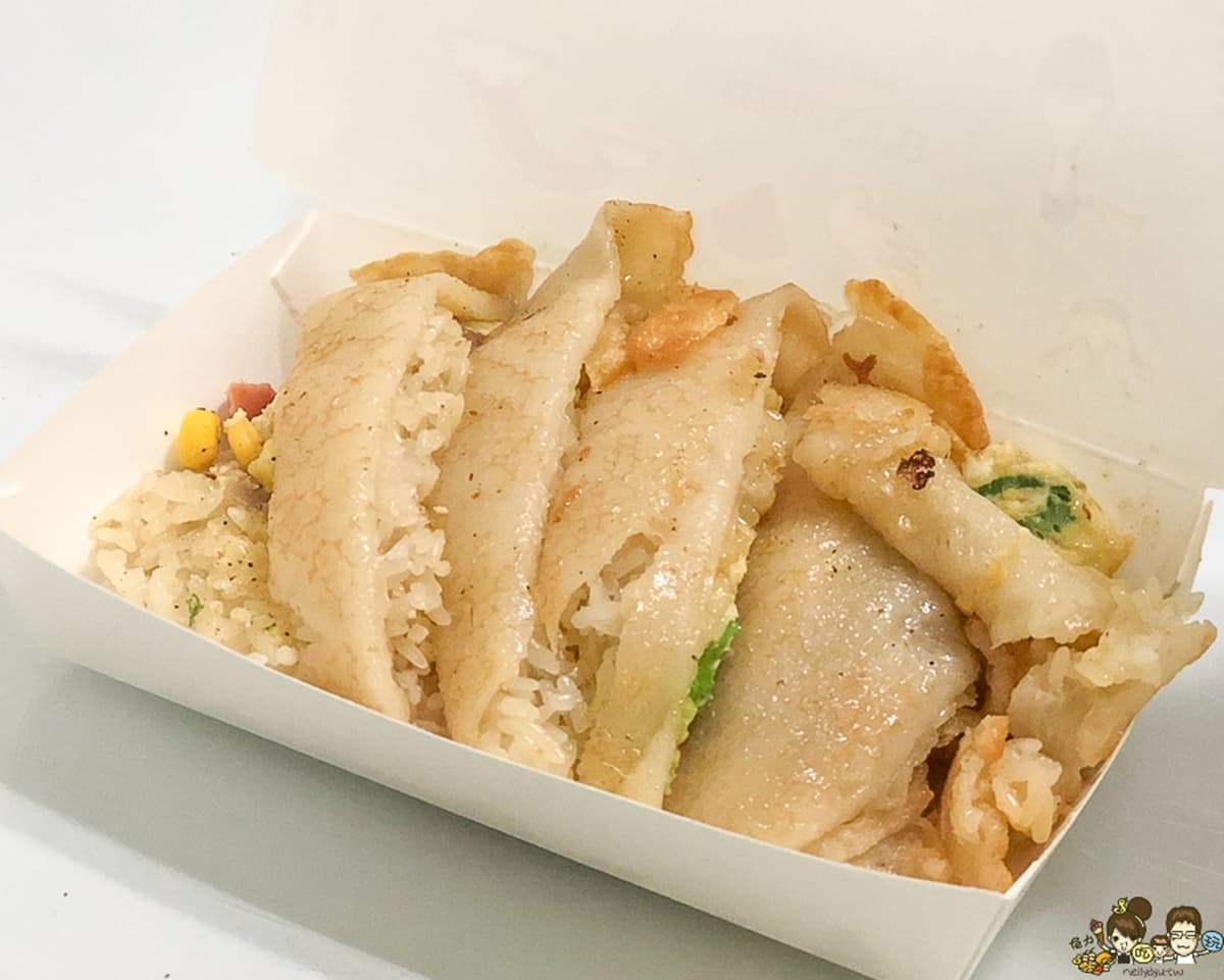 分量多到用便當盒裝!網推「隱藏版蛋餅飯」30元開吃,包滿糯米+配料超飽足 鳳山美食:918無名蛋餅飯|鳳山早餐店推薦