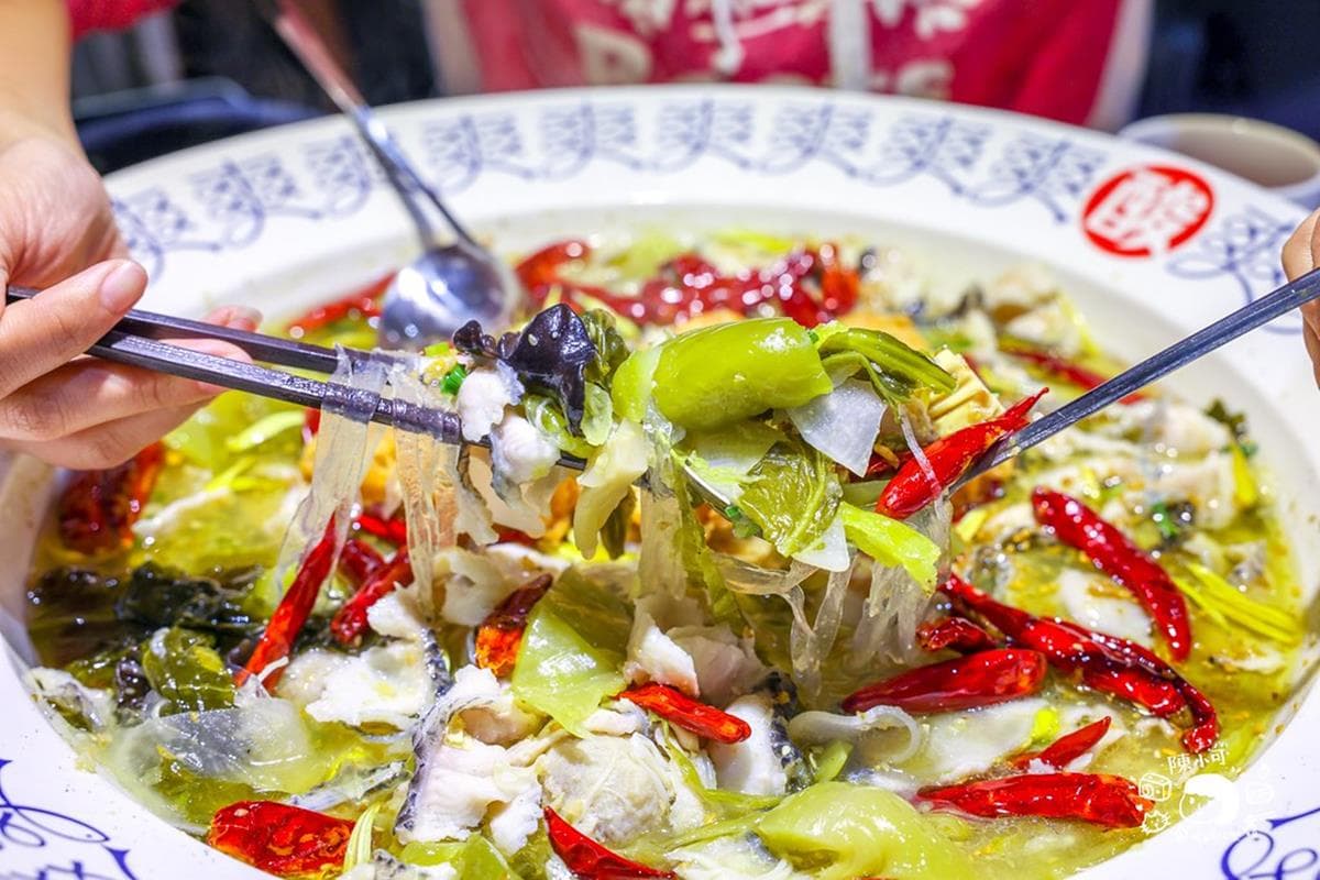 夯爆台中「排隊酸菜魚」插旗台北!開幕就排爆,秘罈酸菜魚+酥脆魚皮超唰嘴 夯爆台中「排隊酸菜魚」插旗台北!開幕就排爆,秘罈酸菜魚+酥脆魚皮超唰嘴