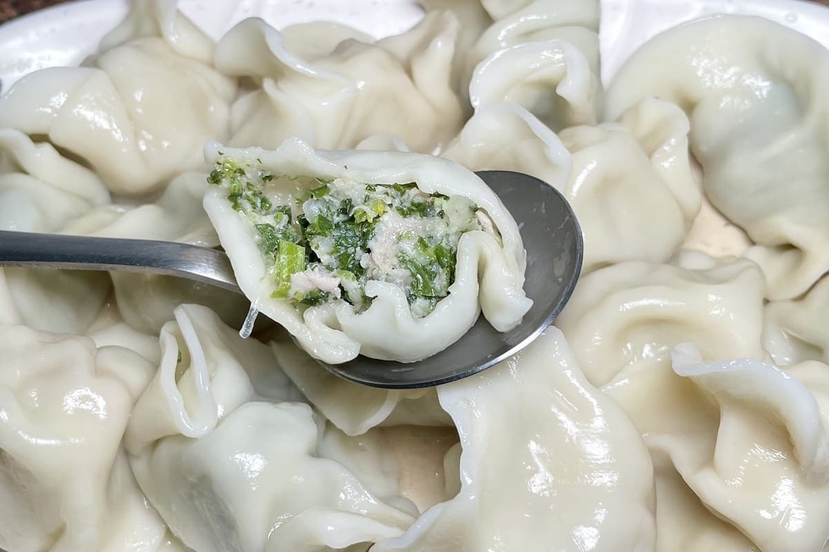 搭捷運吃美食!圓山→雙連站6好評必吃:台北最強溫體牛肉鍋、排隊麵線霸主 搭捷運吃美食!圓山→雙連站6好評必吃:台北最強溫體牛肉鍋、排隊麵線霸主