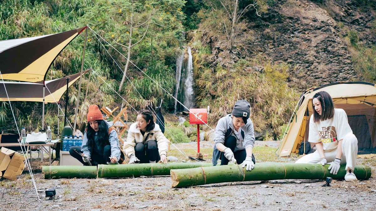 TVBS《光露營就很忙了》節目預告曝光!野外求生做竹筒飯,女星鋸竹鋸到崩潰