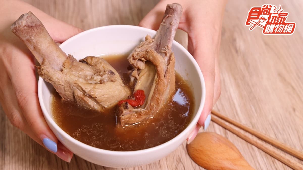 肋排天花板!月賣千組「3公斤肉骨茶湯」,再狂嗑比臉大的「柴燒胡椒肋排」 肋排天花板!月賣千組「3公斤肉骨茶湯」,再狂嗑比臉大的「柴燒胡椒肋排」