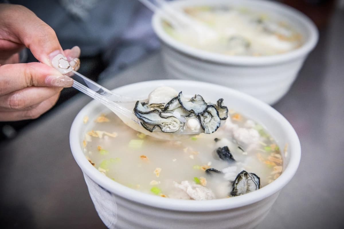 市場內ㄟ古早味!台中第五市場6銅板美食:內行1次買10碗、66年爆餡麻糬 市場內ㄟ古早味!台中第五市場6銅板美食:內行1次買10碗、66年爆餡麻糬