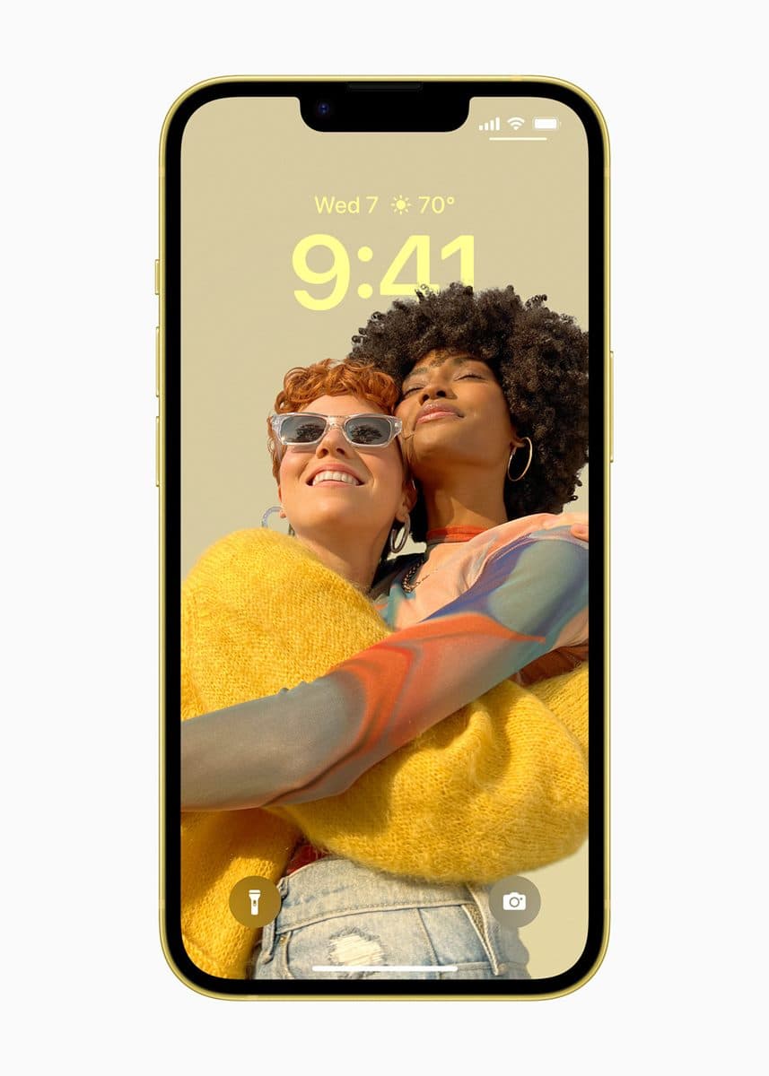 果粉搶起來了!iPhone 14最新「檸檬黃」手機,雙相機配備3/10開放預購 果粉搶起來了!iPhone 14最新「檸檬黃」手機,雙相機配備3/10開放預購
