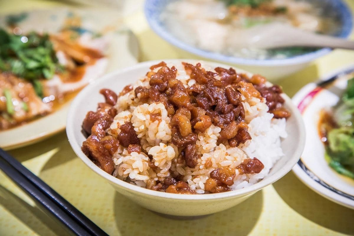 50元吃遍三重!在地激推CP值爆表6小吃:25元滷肉飯、35元雞排、超炸餡蚵嗲 50元吃遍三重!在地激推CP值爆表6小吃:25元滷肉飯、35元雞排、超炸餡蚵嗲