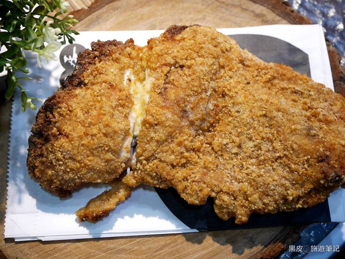 雞排夾芋泥起司太邪惡!超狂「炸物霸主」菜單超過60種,獨門炸皮蛋酸甜唰嘴 雞排夾芋泥起司太邪惡!超狂「炸物霸主」菜單超過60種,獨門炸皮蛋酸甜唰嘴