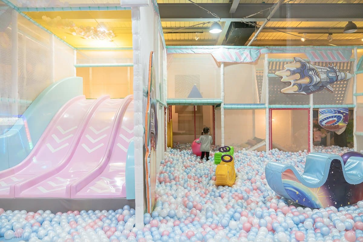 全台唯一「親子派對餐廳」!遊樂區不限時玩到飽、限定和服體驗,遛小孩快衝 全台唯一「親子派對餐廳」!遊樂區不限時玩到飽、限定和服體驗,遛小孩快衝
