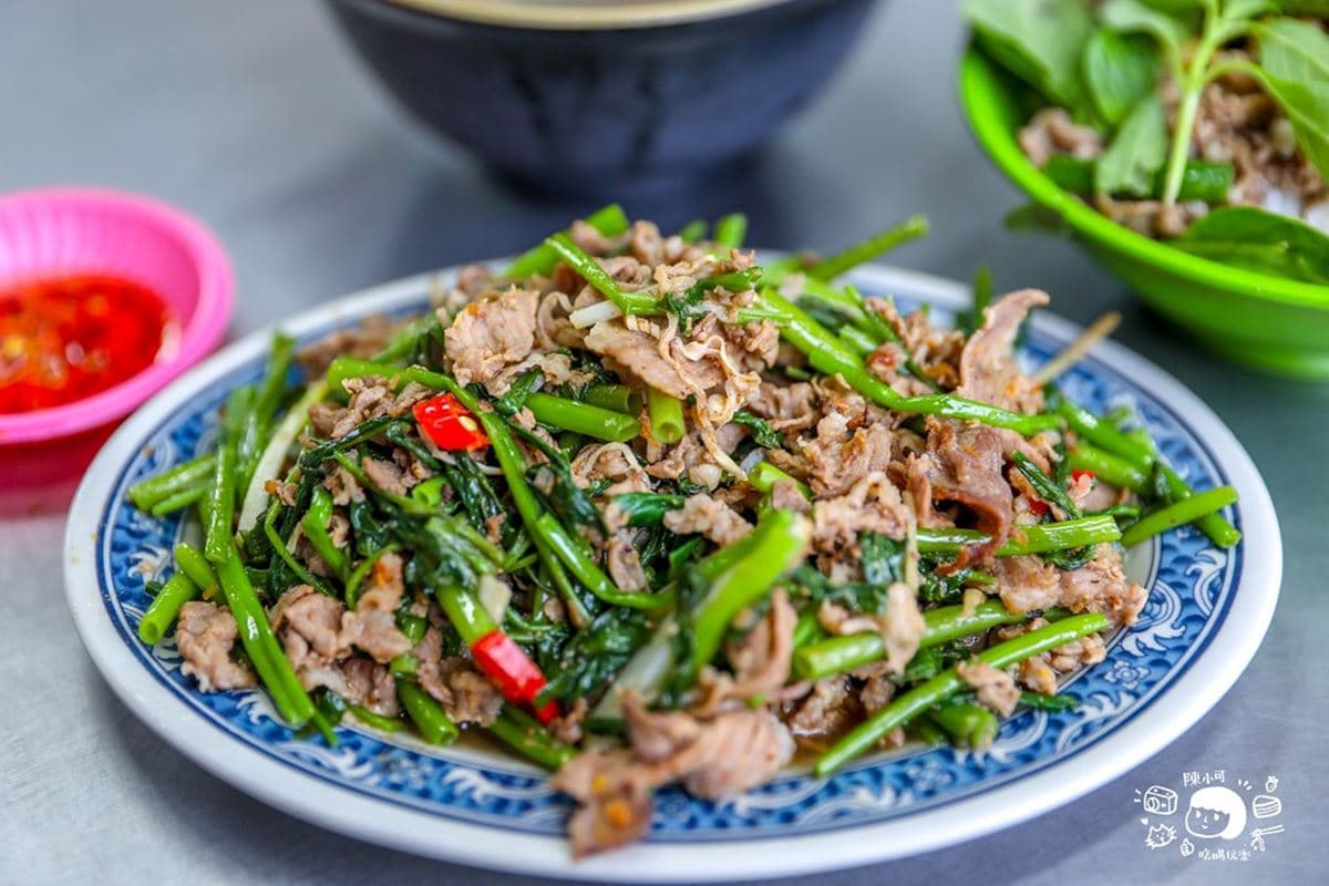 最強炒羊肉大PK!雙北6好評羊肉:巨無霸羊肉炒麵、免費加料、夜市排隊名店 最強炒羊肉大PK!雙北6好評羊肉:巨無霸羊肉炒麵、免費加料、夜市排隊名店