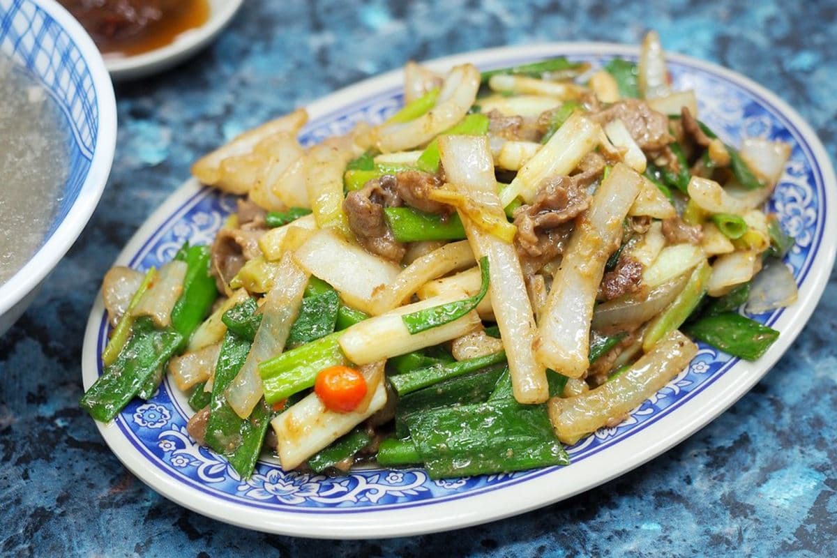 最強炒羊肉大PK!雙北6好評羊肉:巨無霸羊肉炒麵、免費加料、夜市排隊名店 最強炒羊肉大PK!雙北6好評羊肉:巨無霸羊肉炒麵、免費加料、夜市排隊名店