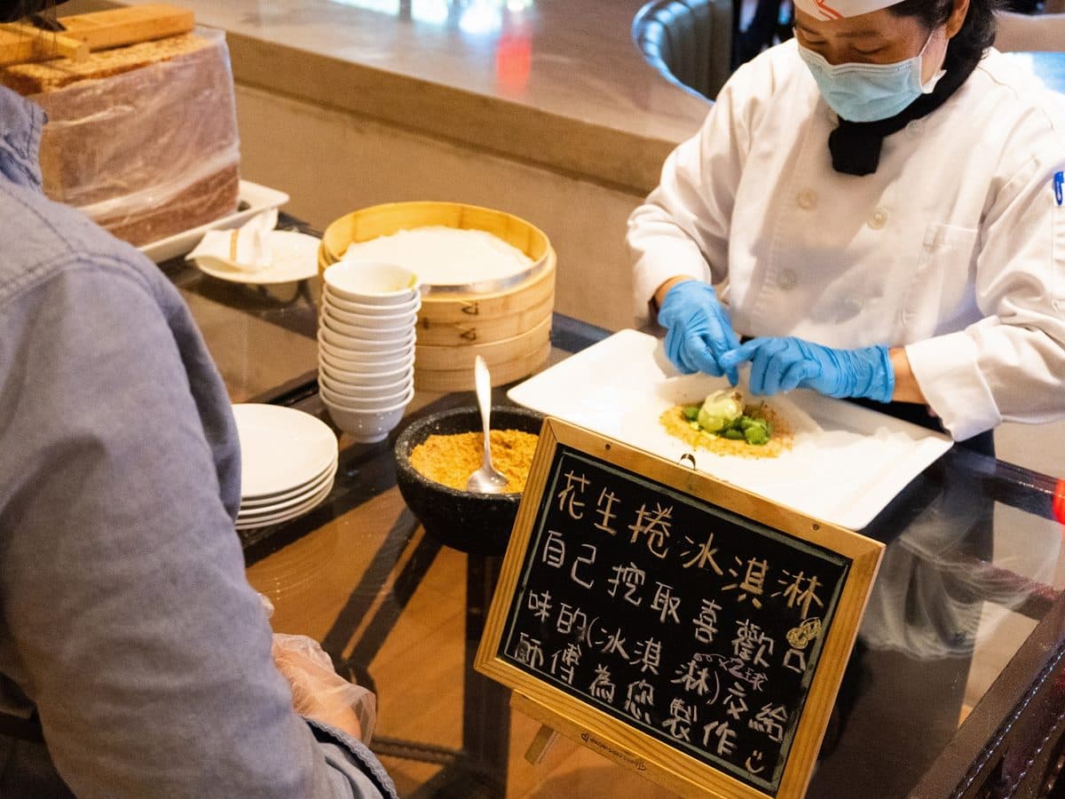 每人500元星巴克無限暢飲!超狂飯店吃到飽爽嗑糕渣、卜肉、紅心芭樂泡芙 每人500元星巴克無限暢飲!超狂飯店吃到飽爽嗑糕渣、卜肉、紅心芭樂泡芙