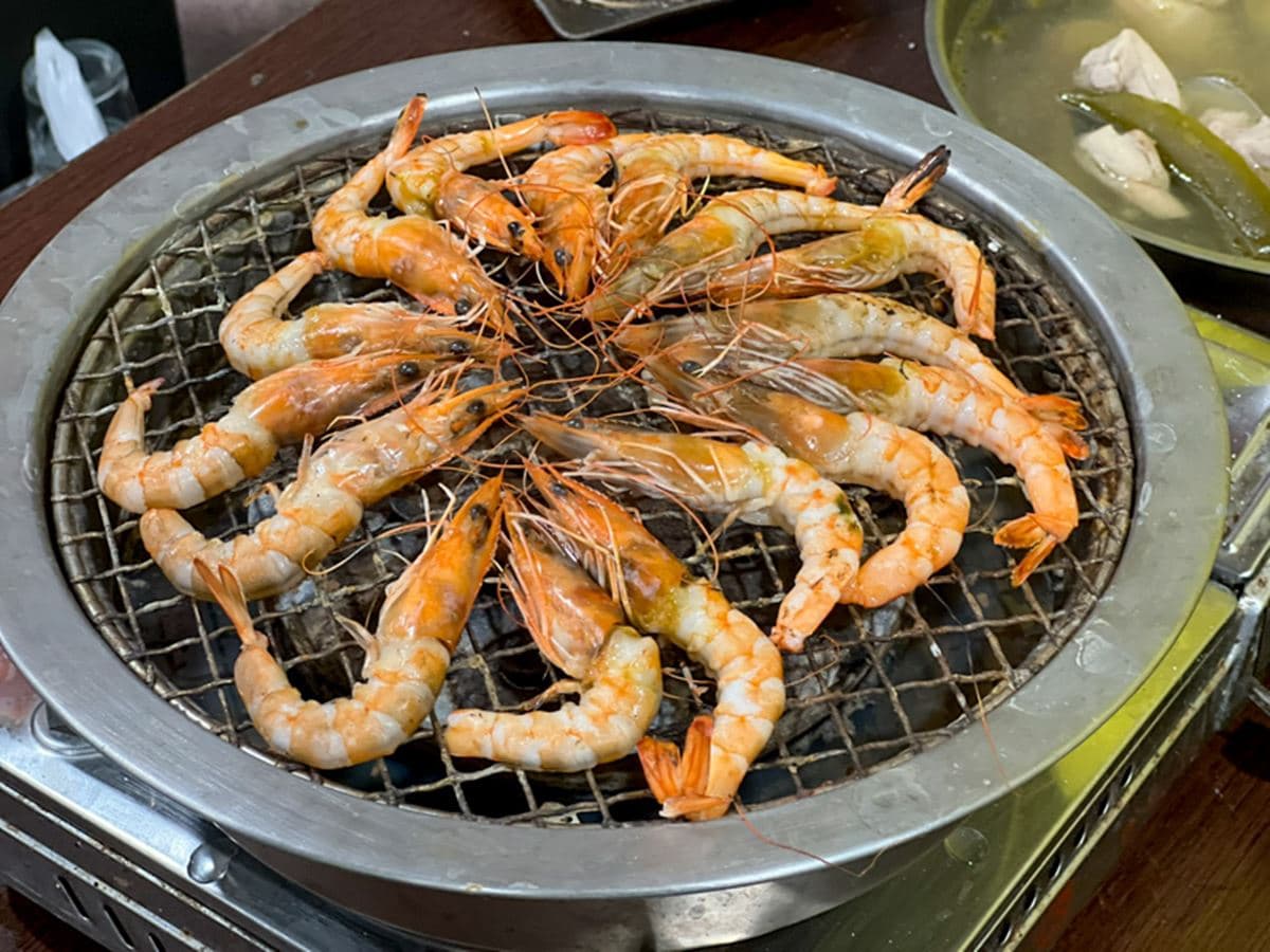 199元蛤蜊、烤蚵吃到飽!白蝦吃到飽也200元有找,海鮮通通不限時任你吃 199元蛤蜊、烤蚵吃到飽!白蝦吃到飽也200元有找,海鮮通通不限時任你吃