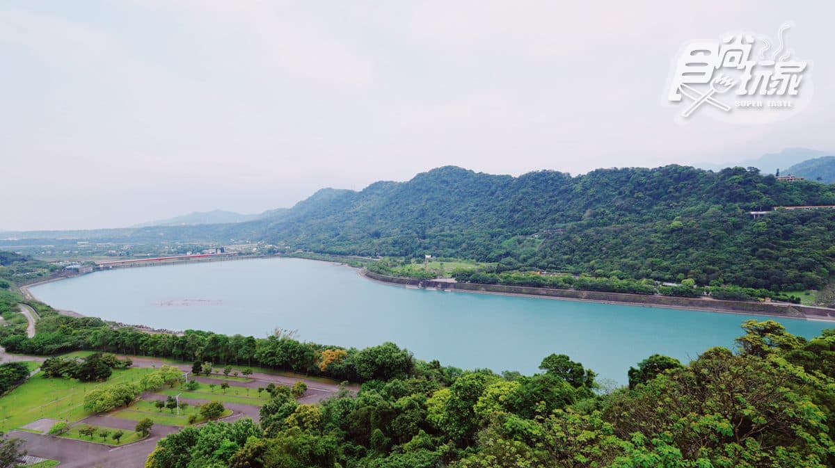 全台唯一大壩網美泳池!270度無敵湖景打卡房,買1晚送1晚爽住2家飯店 全台唯一大壩網美泳池!270度無敵湖景打卡房,買1晚送1晚爽住2家飯店
