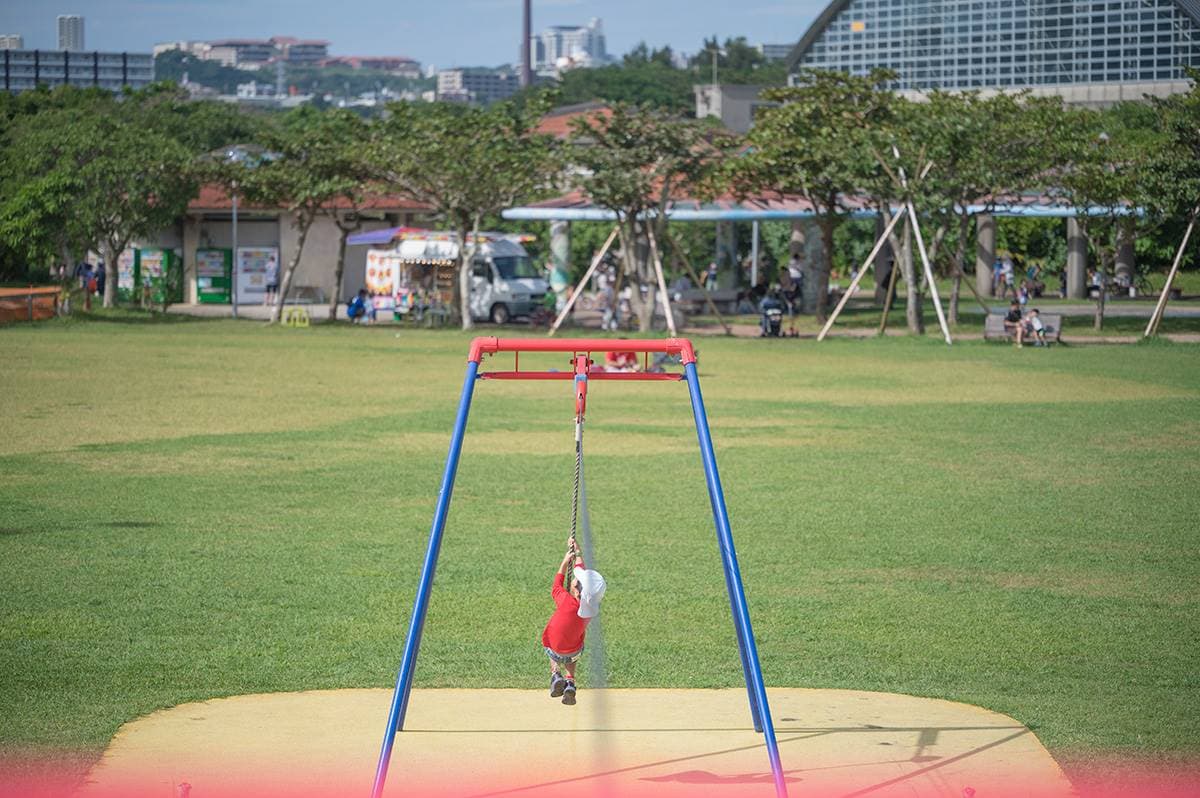 免費玩「沖繩最強公園」!佔地萬坪玩翻「7座巨型滑梯」,還能邊划船邊餵魚 免費玩「沖繩最強公園」!佔地萬坪玩翻「7座巨型滑梯」,還能邊划船邊餵魚