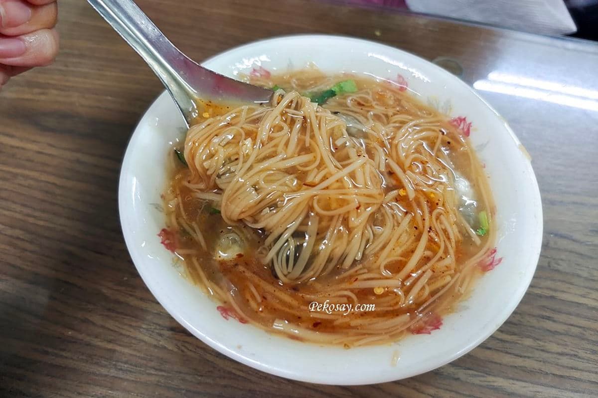 紅到國外板橋之光!排隊老店「蚵仔麵線」網評超過7000則,真材實料CP值超高 紅到國外板橋之光!排隊老店「蚵仔麵線」網評超過7000則,真材實料CP值超高