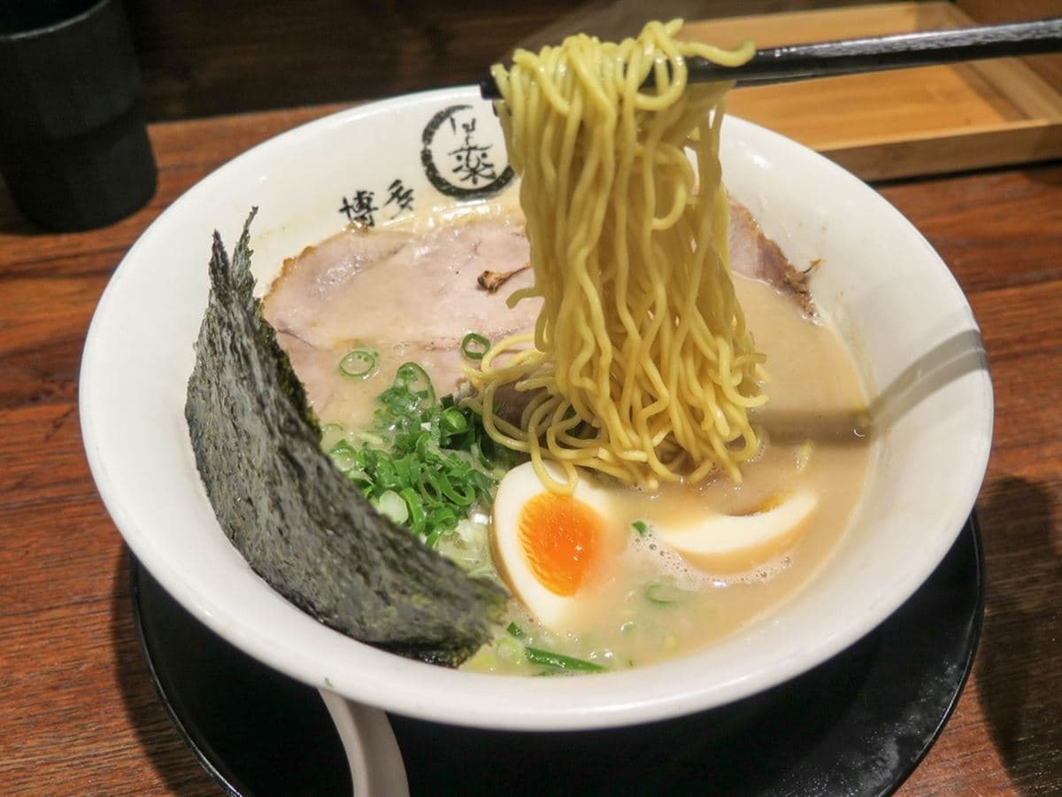 士林夜市最新美食攻略!3家新開店+7攤必吃:暴紅梅花糕、米其林推薦涼麵 士林夜市最新美食攻略!3家新開店+7攤必吃:暴紅梅花糕、米其林推薦涼麵
